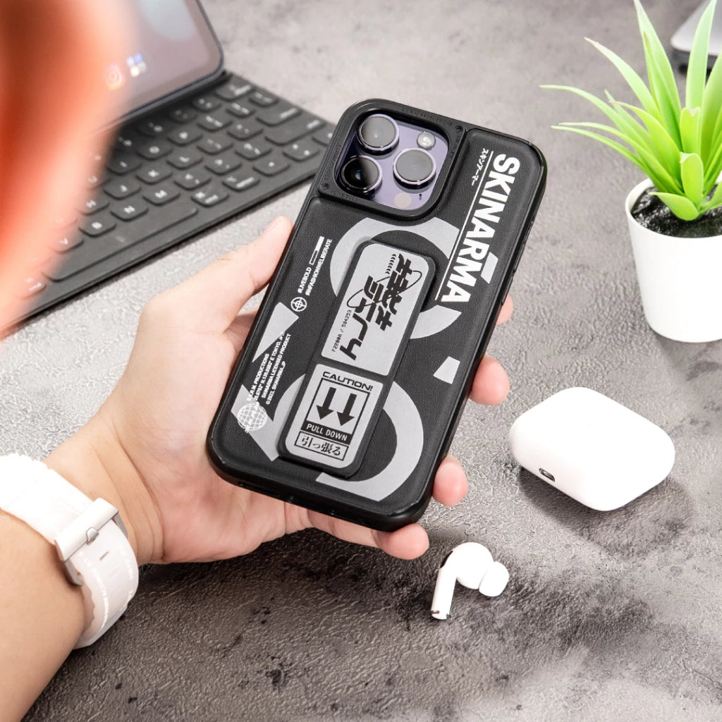 SkinArma iPhone 14 Pro Bango Leather Case With Grip | Black Silver SkinArma iPhone 14 Pro Bango Leather Case With Grip | Black Silver